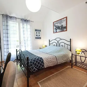Au Calme, Dans Village Tranquille Appartement Séné
